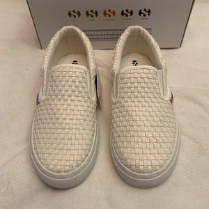 SUPERGA Women’s size 6 white weaved sneaker